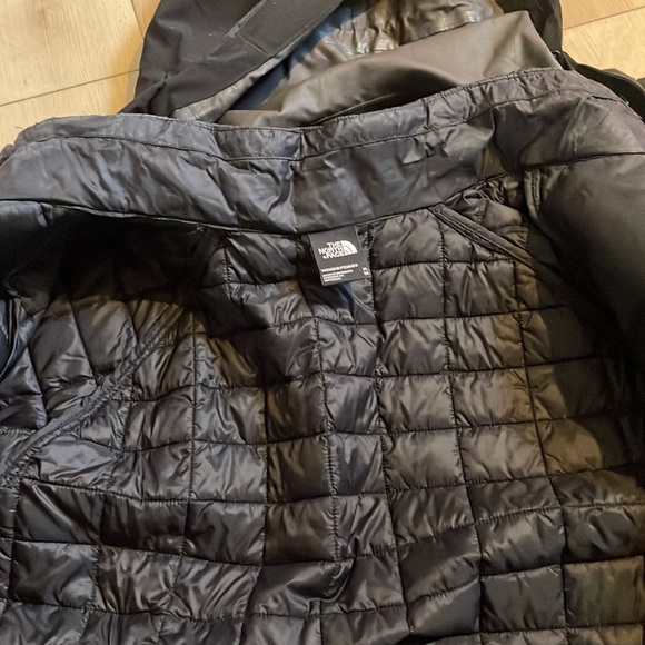 COPY - North face snow jacket - Picture 2 of 4